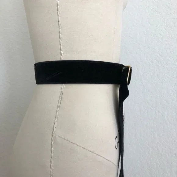 Louis Vuitton Velvet Leather Backed Branded Logo Buckle Belt - Picture 4 of 11